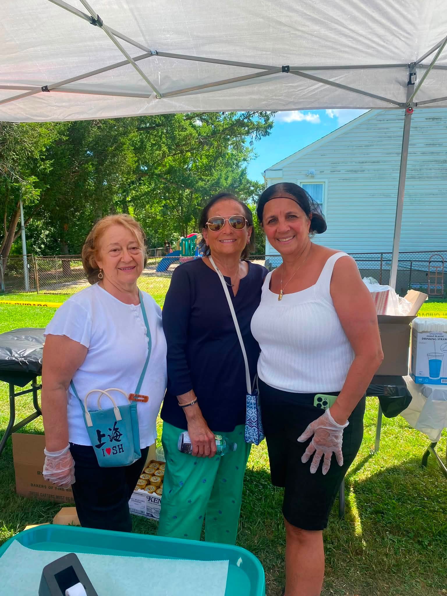 Volunteers & Families — Photo 07