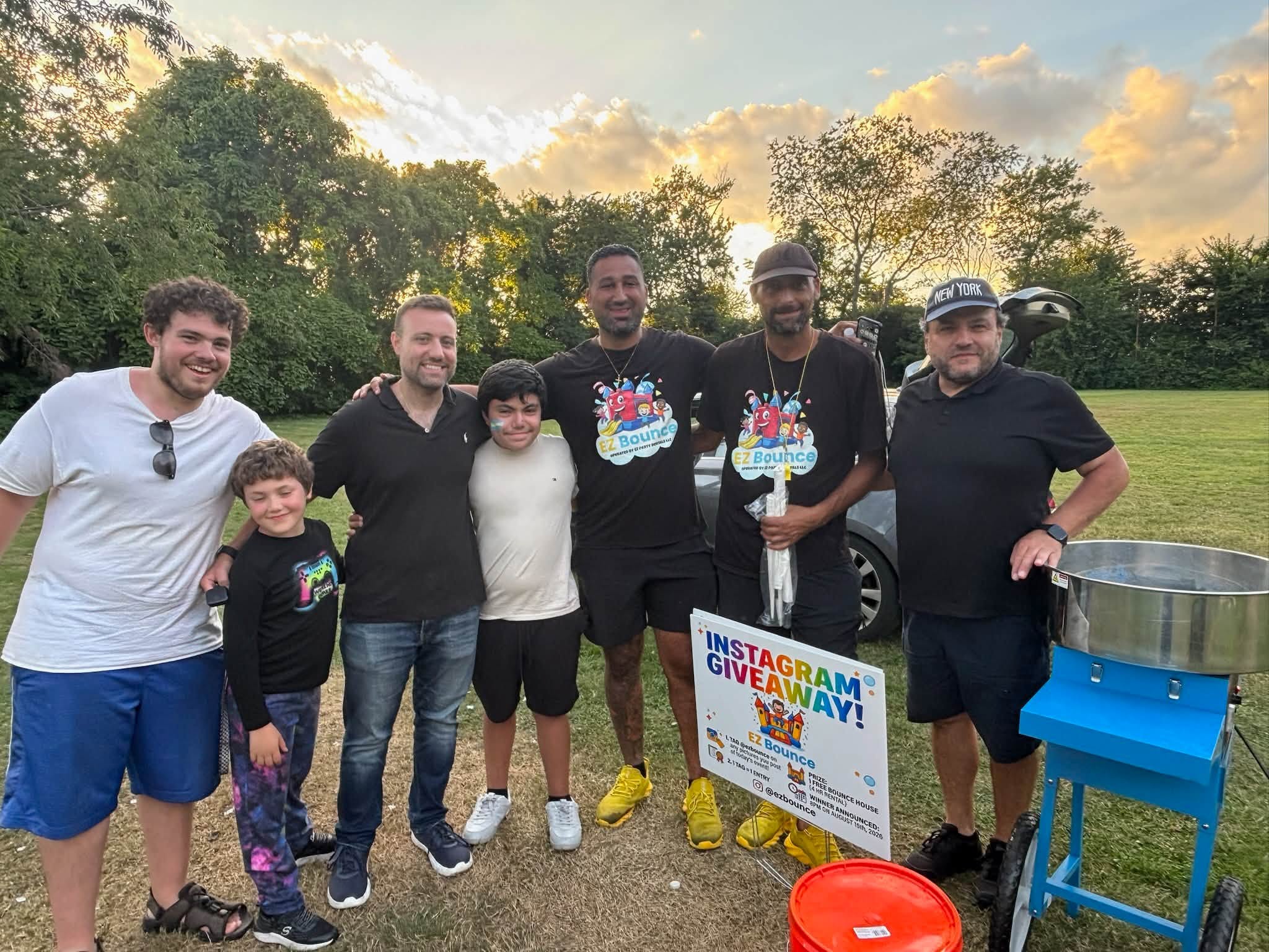 Volunteers & Families — Photo 14
