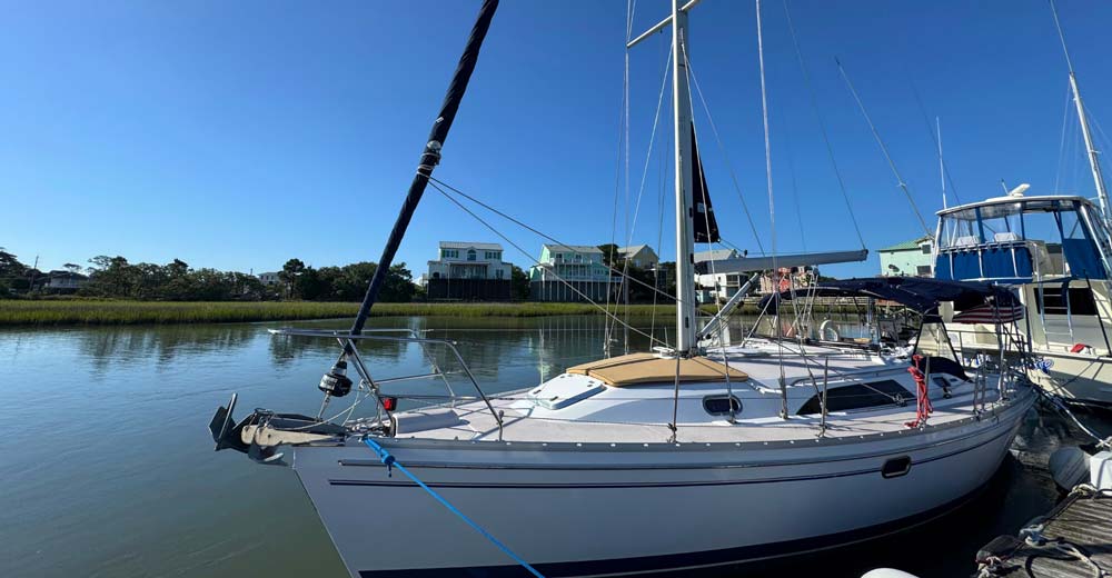 Quiet September sailing conditions in Folly Beach with fewer boats and open water Quiet September sailing conditions in Folly Beach with fewer boats and open water