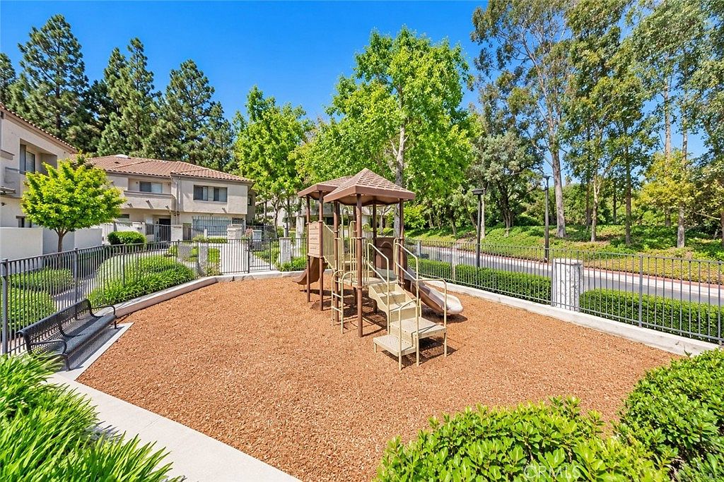 Home interior photo 17