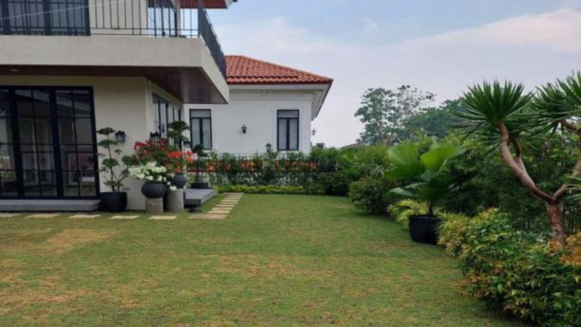 Metro Manila Full Garden Landscape