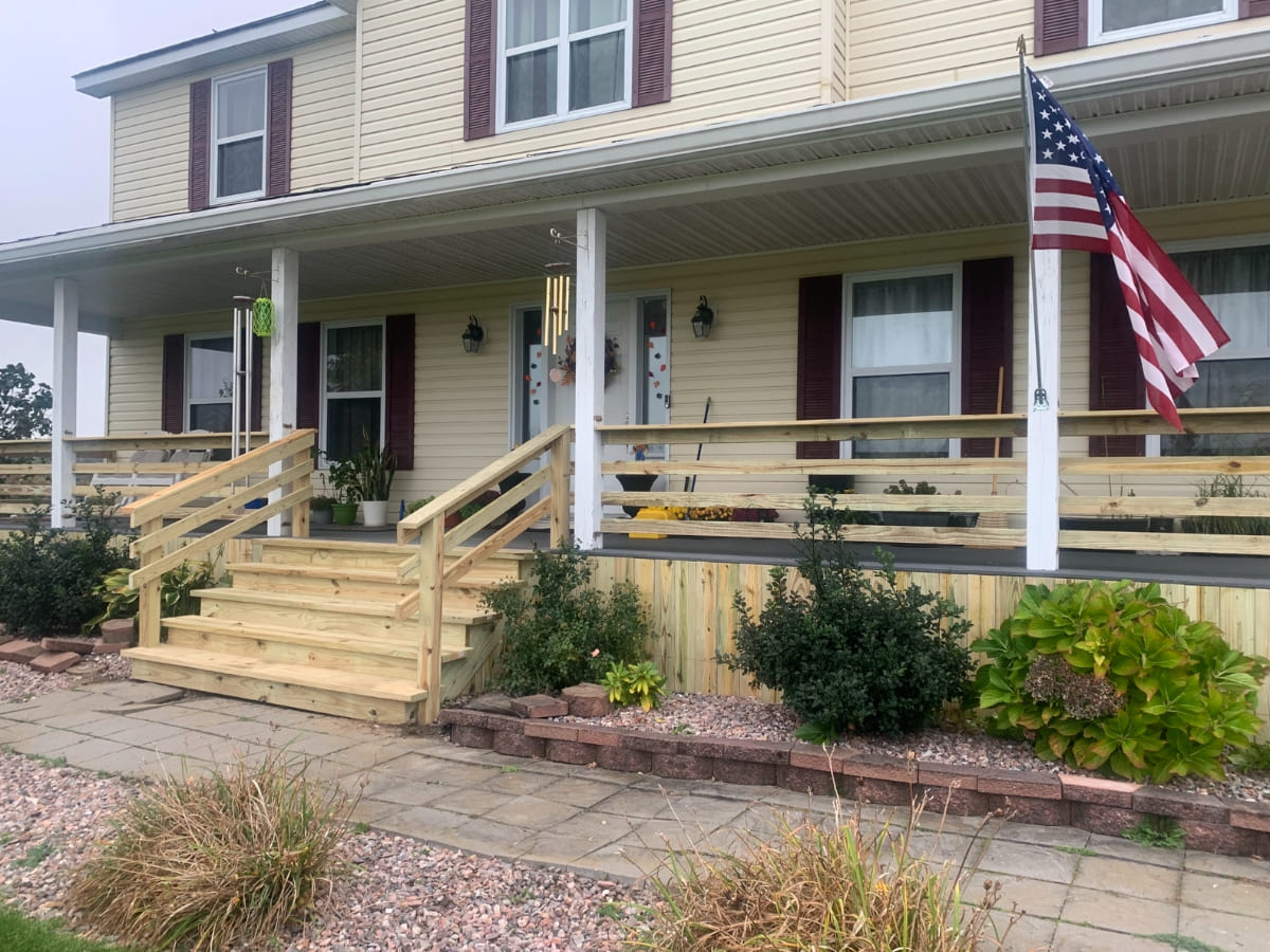 patriotic house with americnan flag