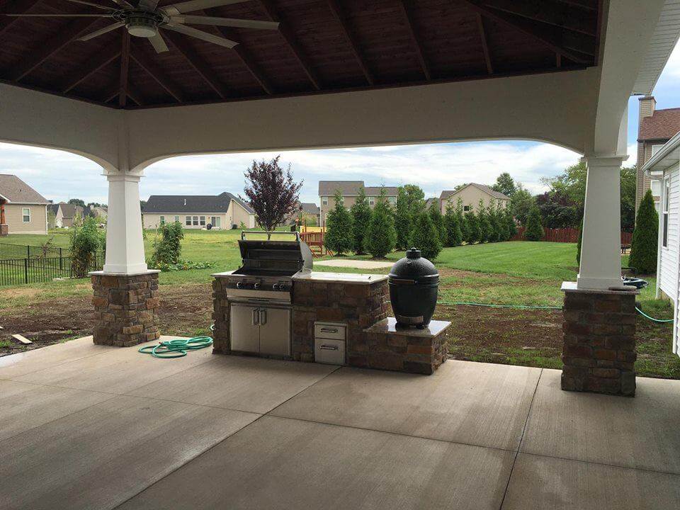 Design inspiration for custom outdoor kitchens and grill islands 9