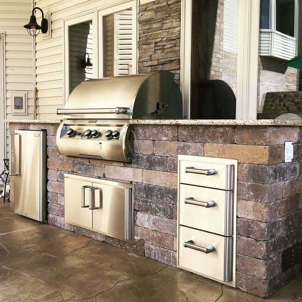 Design inspiration for custom outdoor kitchens and grill islands 3