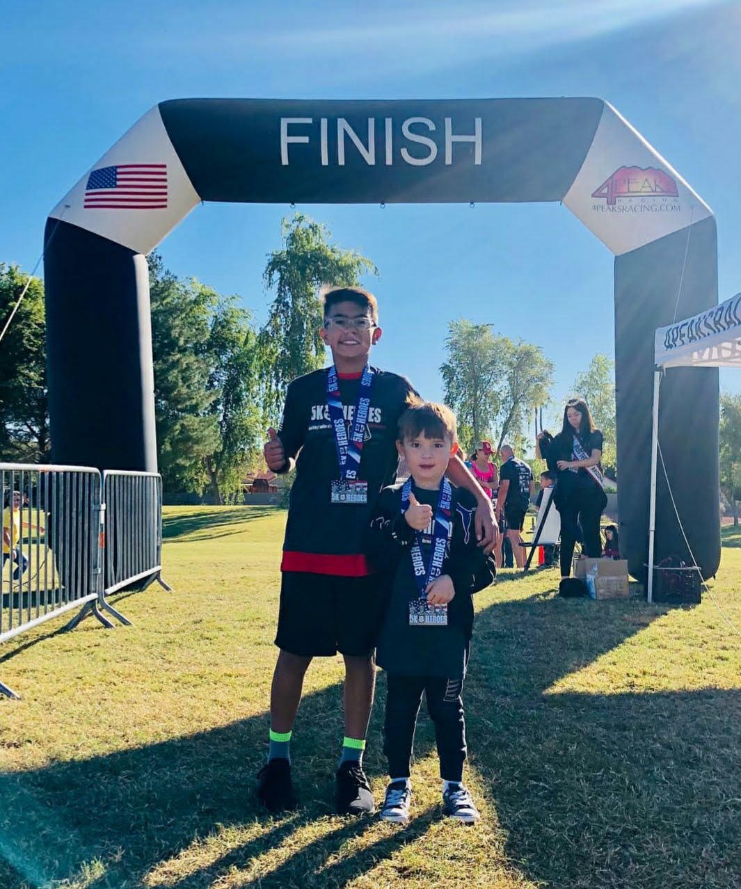5K For Heroes event volunteers and runners gathered in community spirit