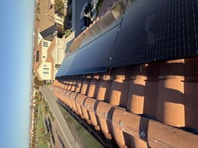 Bird mesh installation on gutters