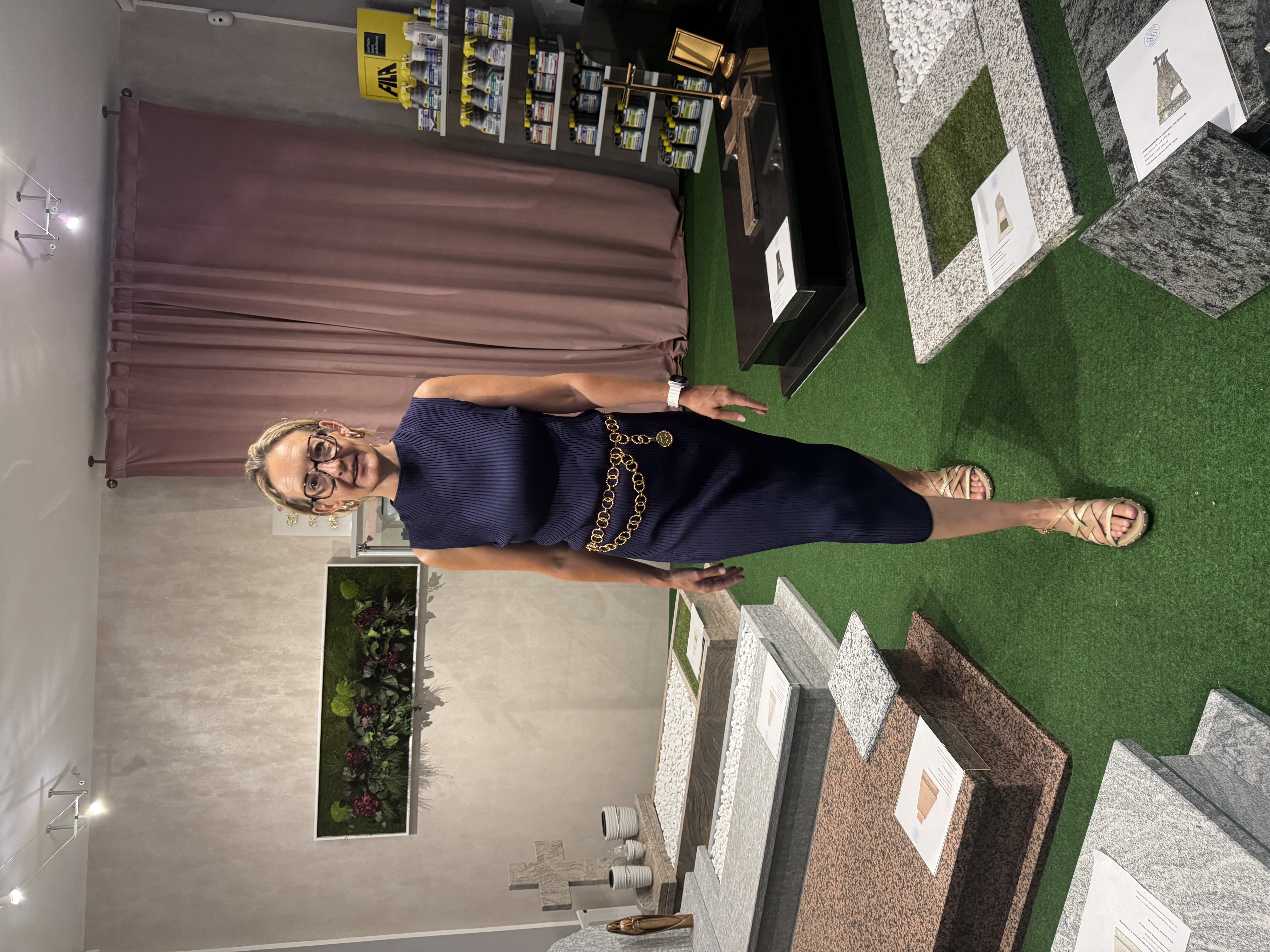 Anne, directrice de Les Pierres Tombales