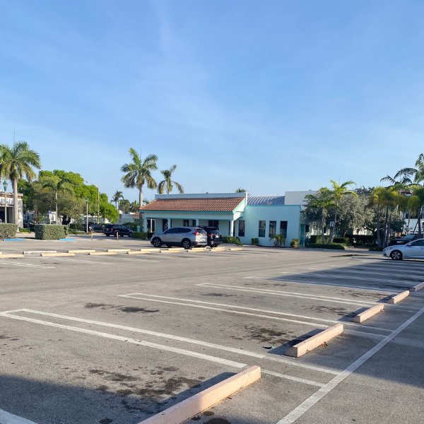 Parking area located near Dash Medical Spa in Delray Beach