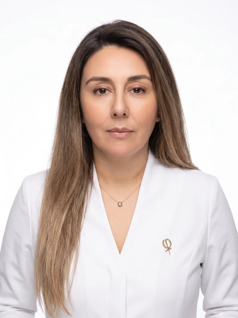 Marjorie Ferreira — Cosmetóloga y Esteticista Integral en Clínica Azahar