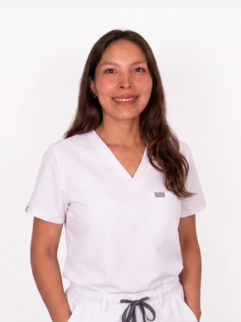 Laura Casanova — Enfermera Especialista en Estética en Clínica Azahar