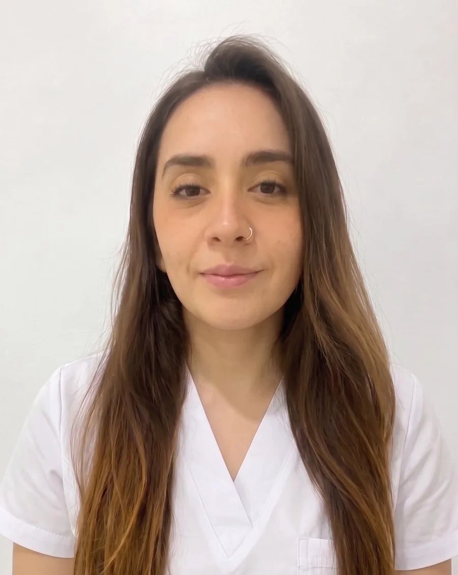 María Fernanda Clavero Ibarra — Kinesióloga en Clínica Azahar