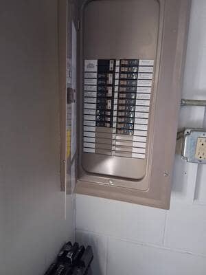 {{ custom_values.service_1 }} in {{custom_values.area_5})