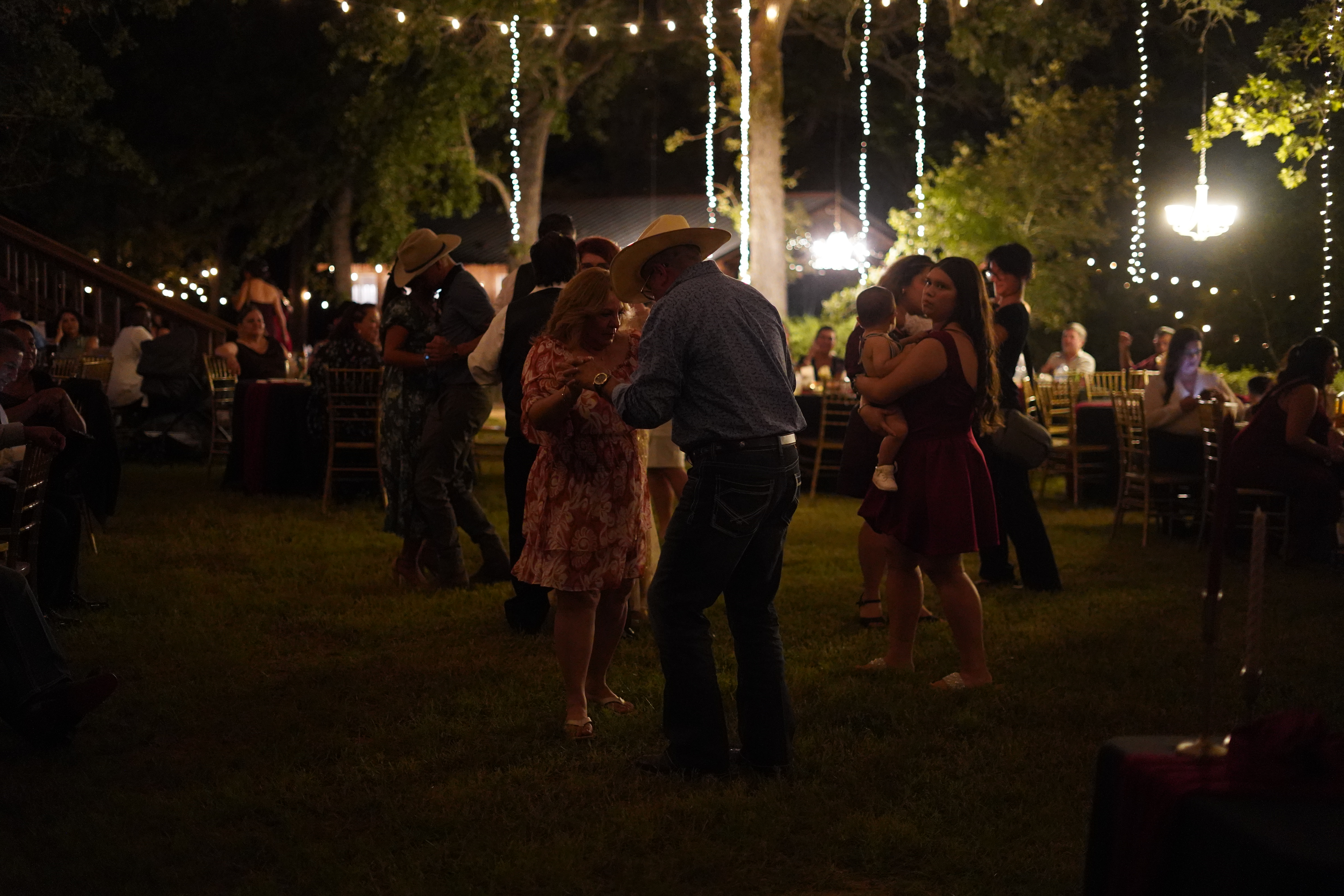 Golden_Pine_Village_Wedding_Dance
