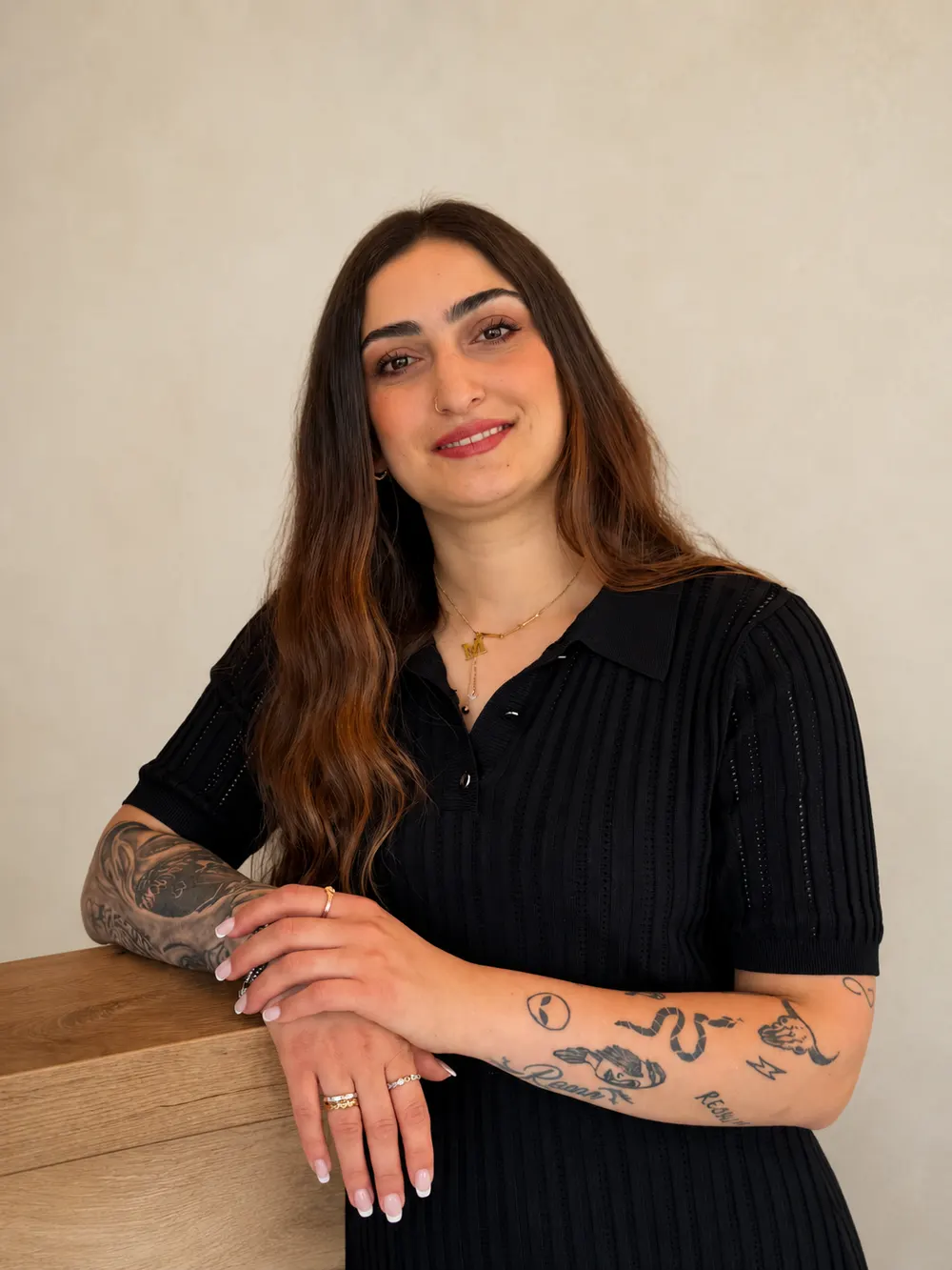Khosia, Auszubildende im Friseursalon ARZU in Lippstadt-Bad Waldliesborn