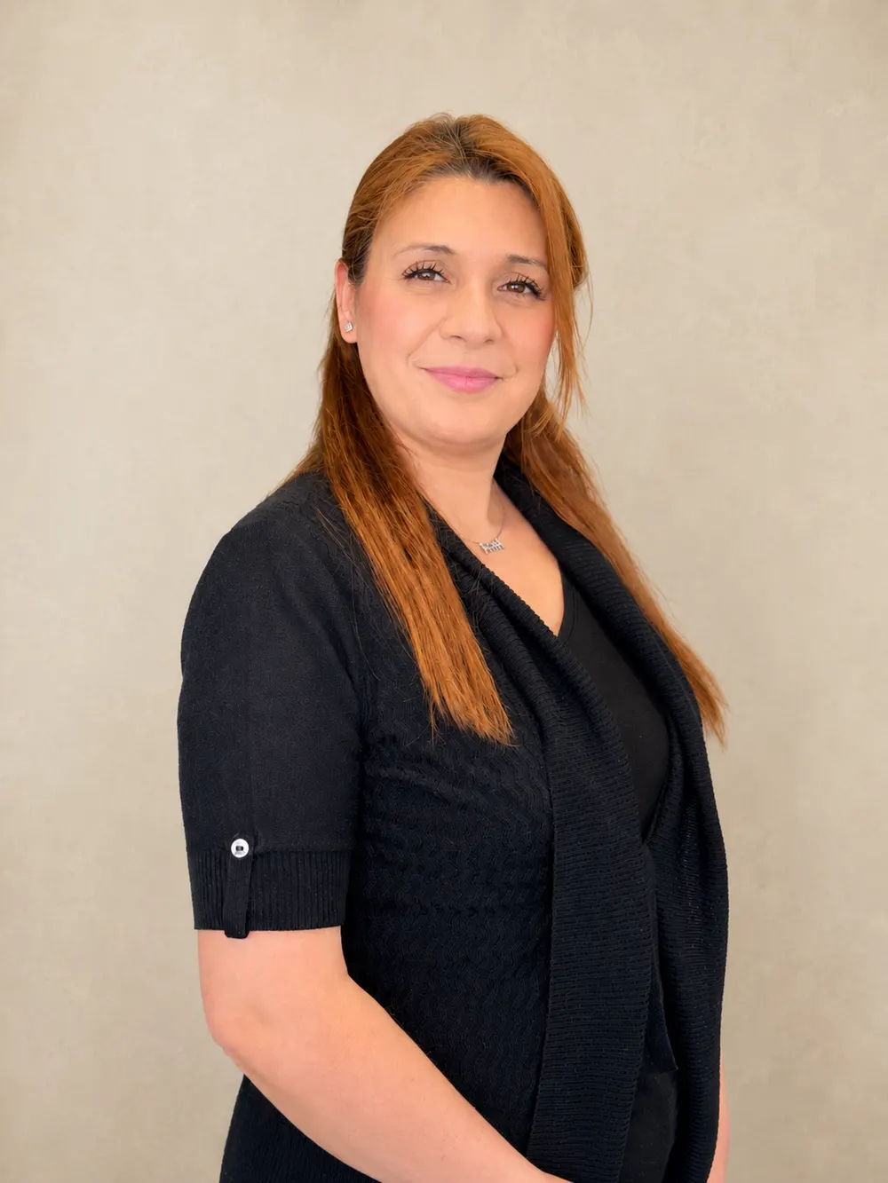 Bahar, ausgebildete Friseurin und zertifizierte Hair & Beauty Artistin bei ARZU in Lippstadt-Bad Waldliesborn