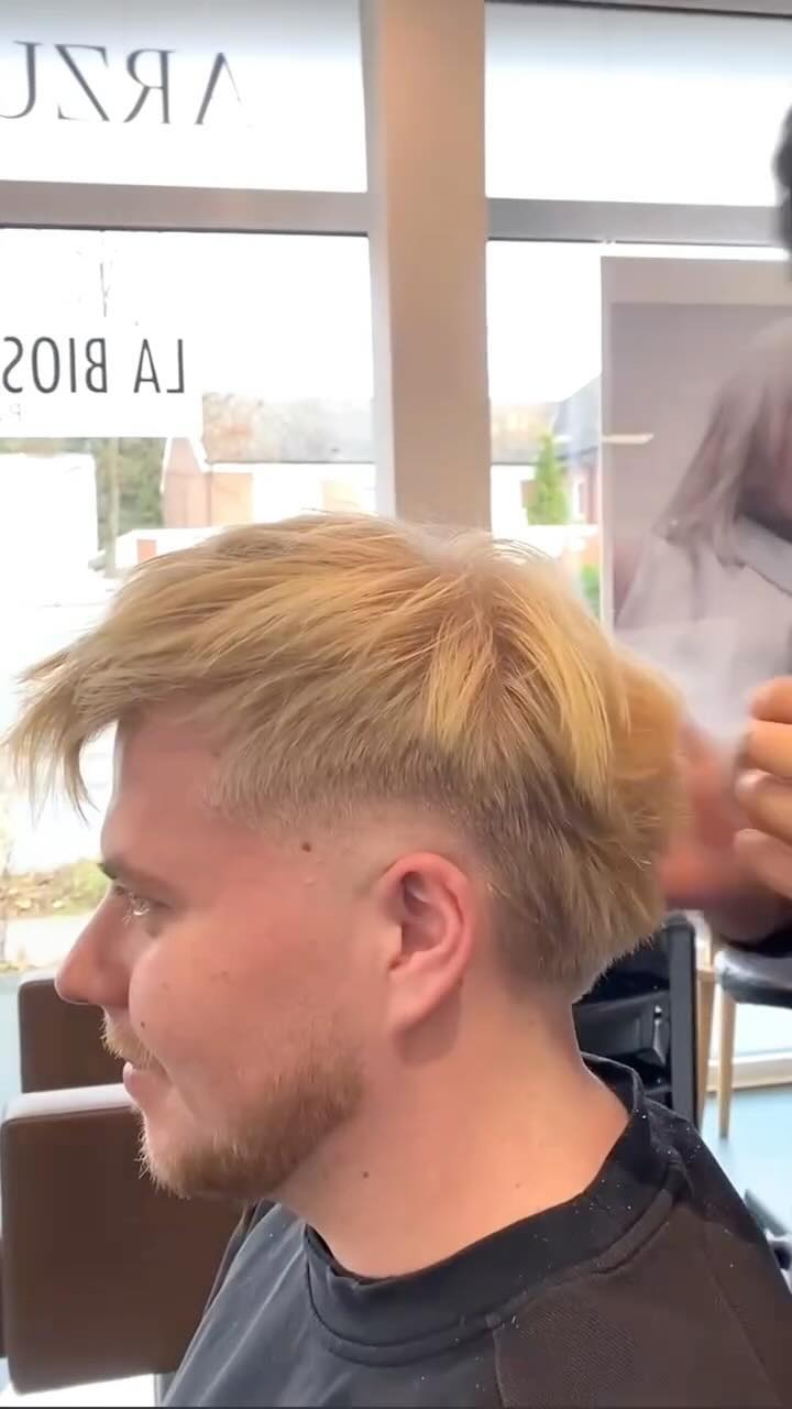 Modern Mullet mit Undercut an den Seiten, kupferbraunes Haar, Friseur Lippstadt
