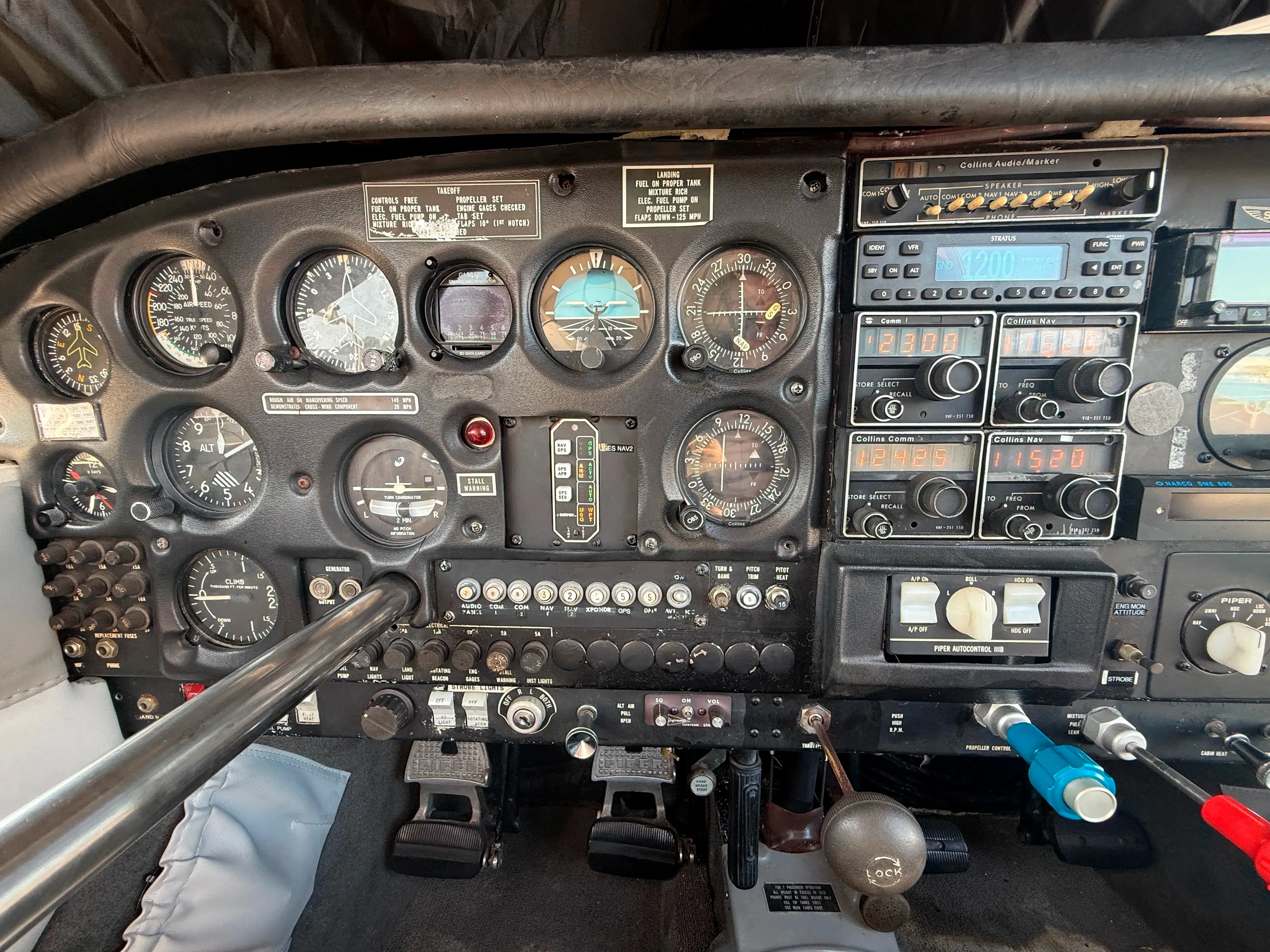 Piper PA-32-300