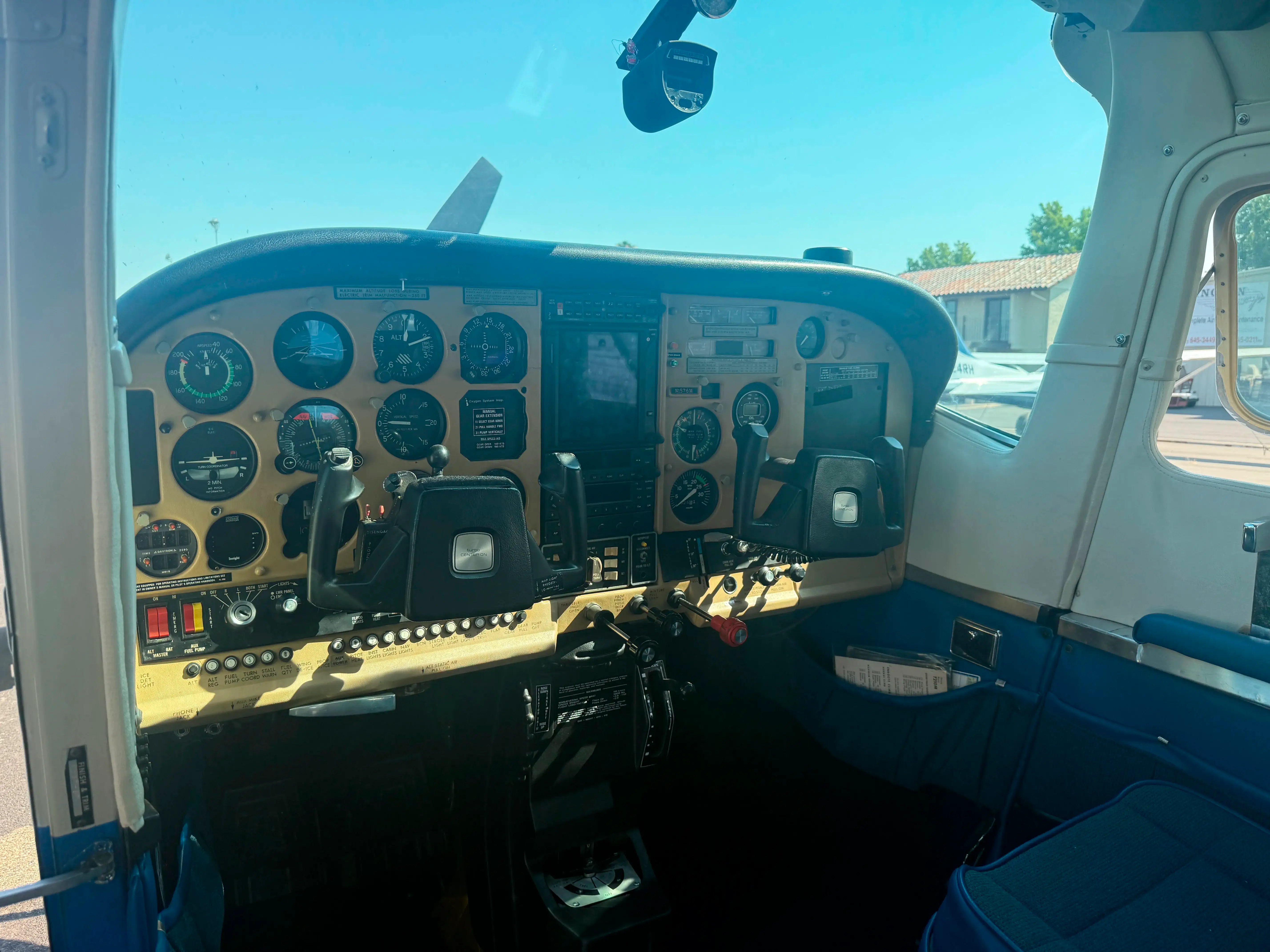 Cessna T210M Centurion