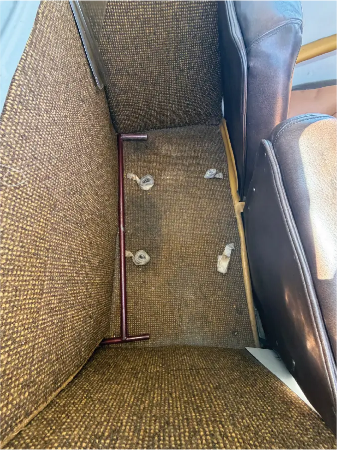 Mooney M20C - Baggage Area