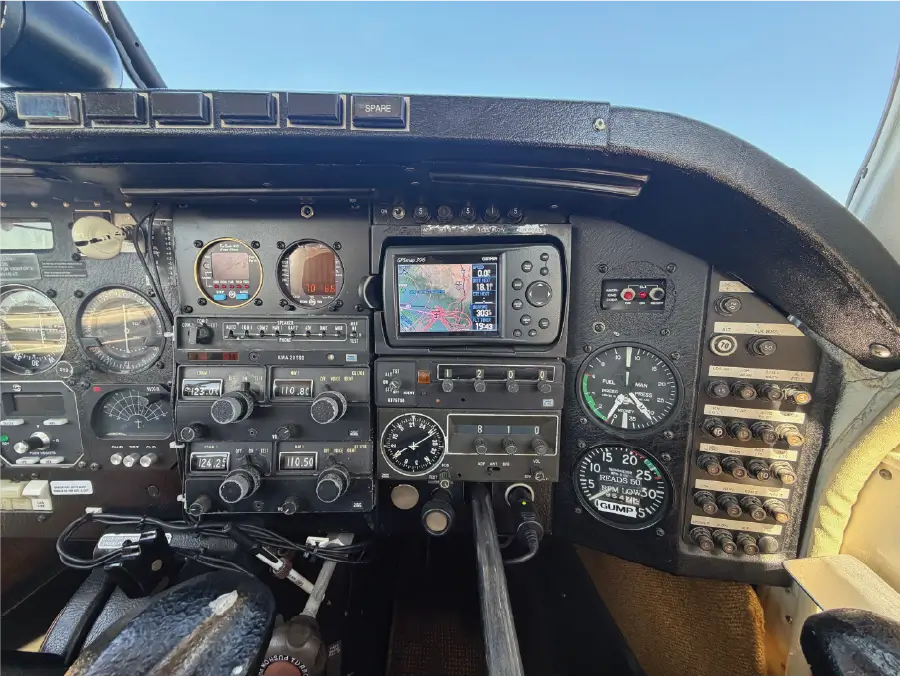 Mooney M20C - CoPilot Side Panel