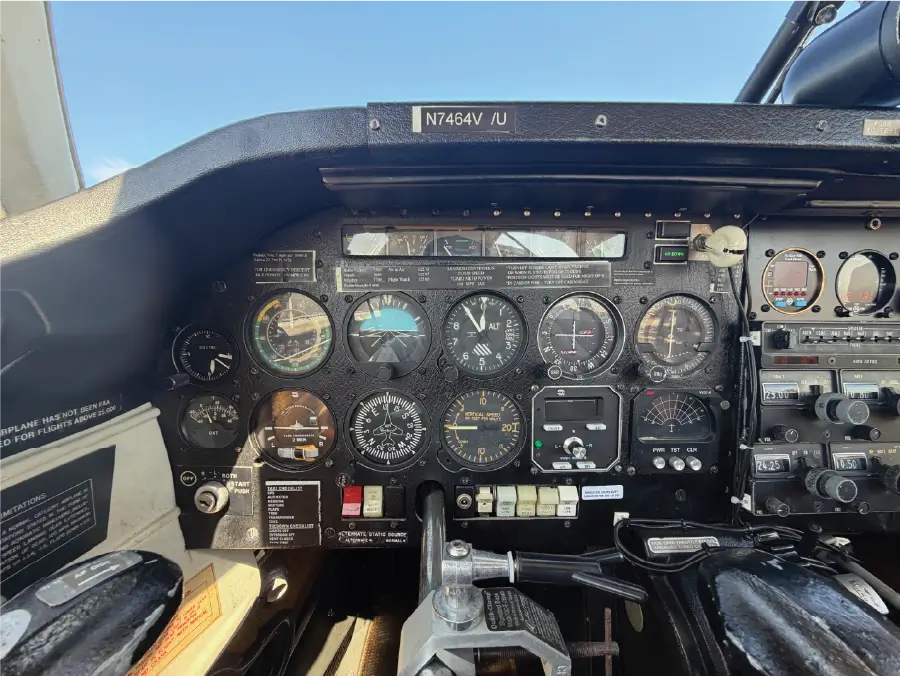 Mooney M20C - Pilot Side Panel 2