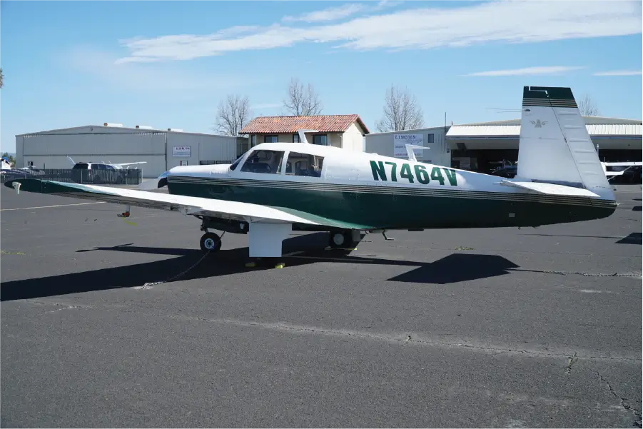 Mooney M20C - Pilot Side Back Angle