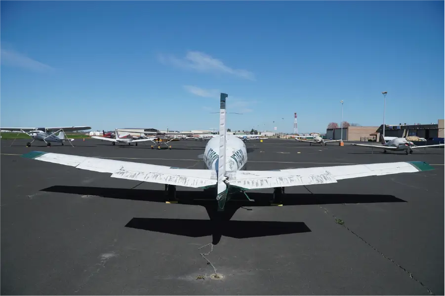 Mooney M20C - Back View