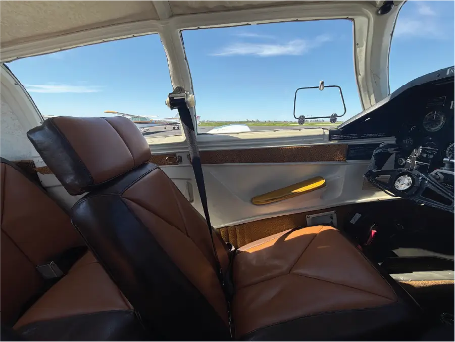 Mooney M20C - Pilot Seat