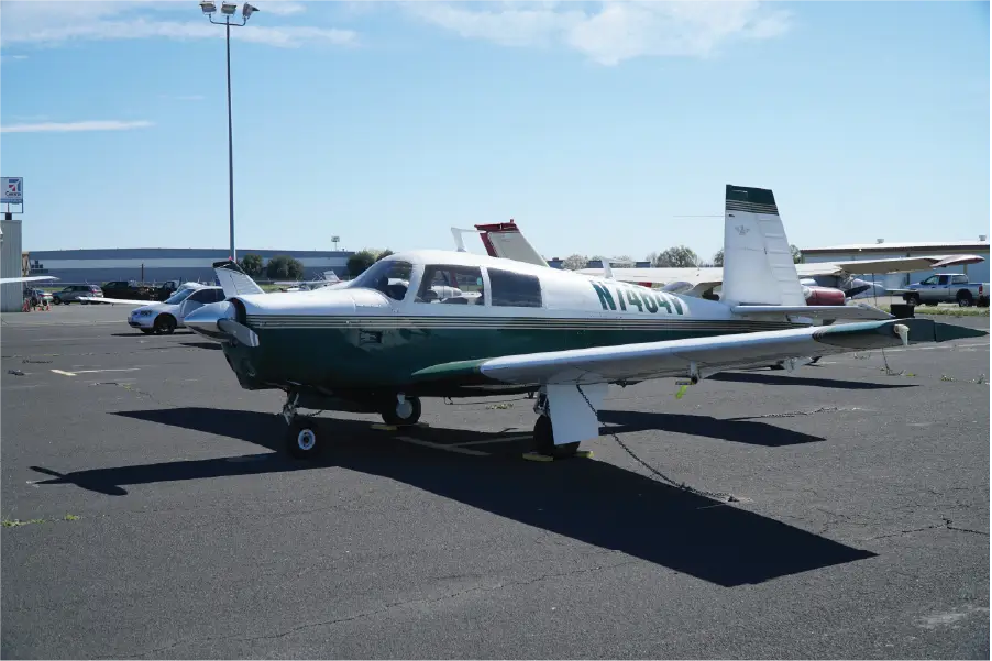 Mooney M20C - Pilot Side Front Angle