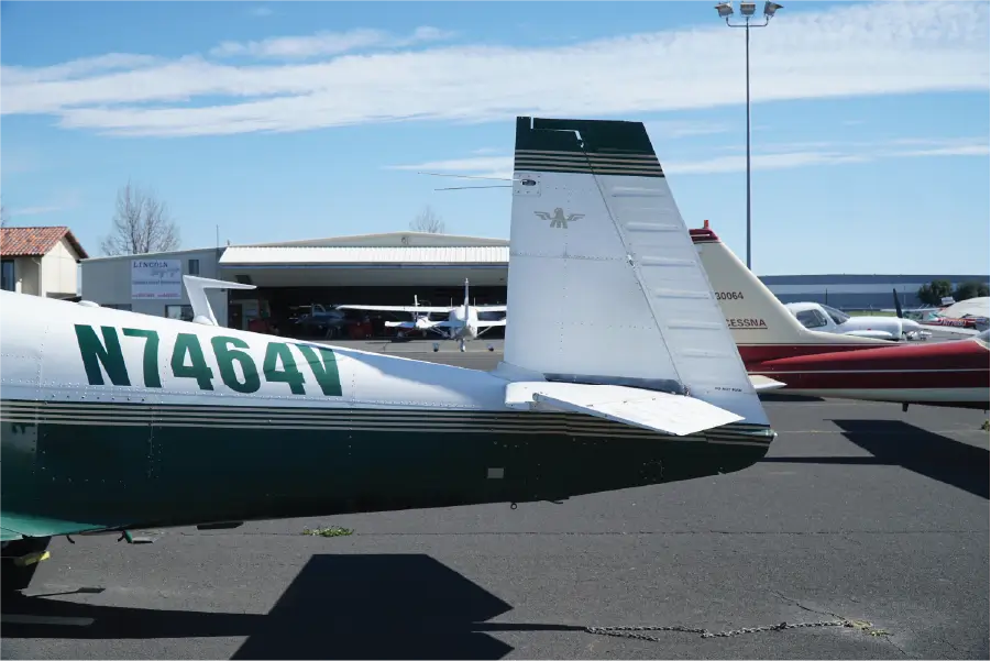 Mooney M20C - Pilot Side Tail
