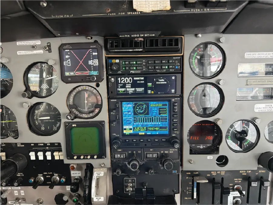 Cessna Skymaster - Center Panel Close