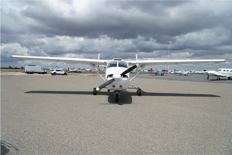 Cessna Skymaster - Front View