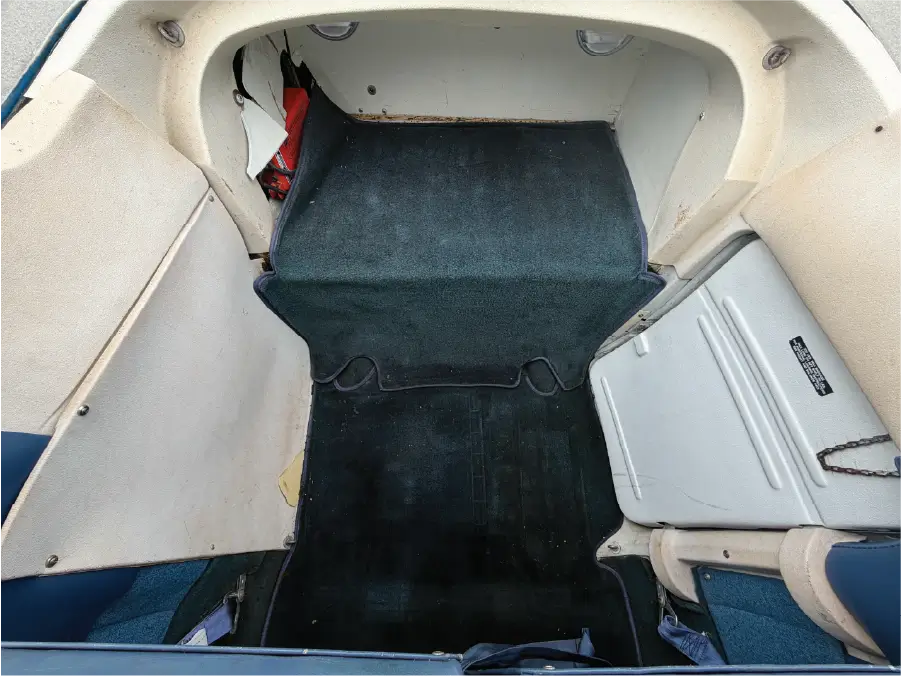 Cessna 172RG Baggage Area