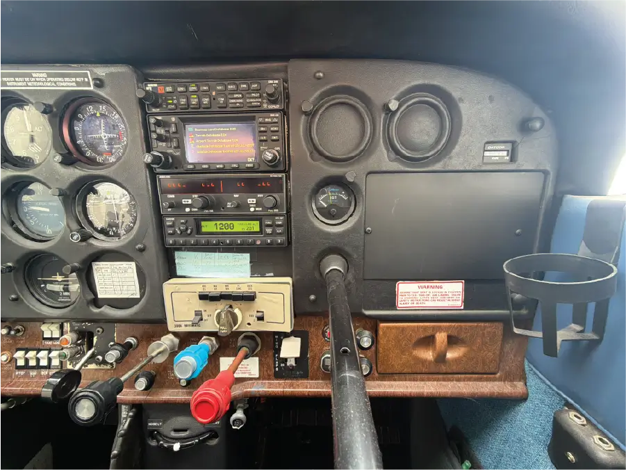 Cessna 172RG Copilot Side Panel
