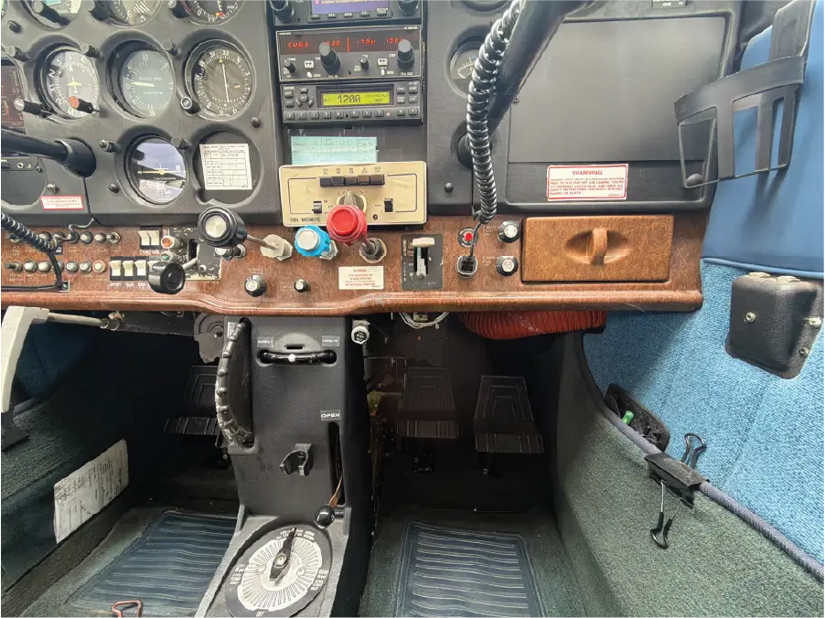 Cessna 172RG Copilot Side Panel