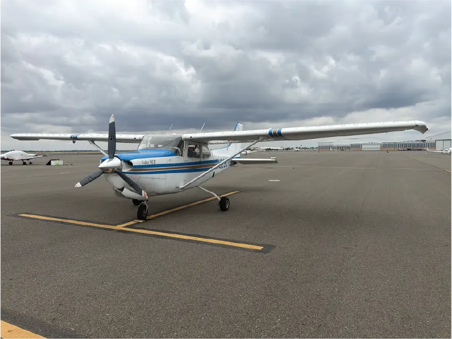 Cessna 172RG Pilot Side Front Angle