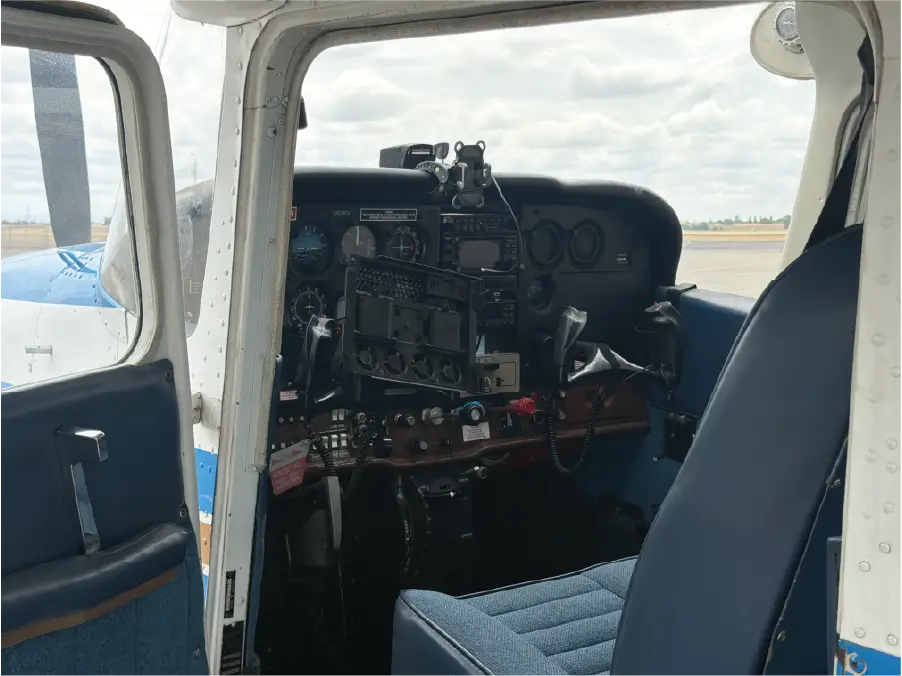 Cessna 172RG Cockpit