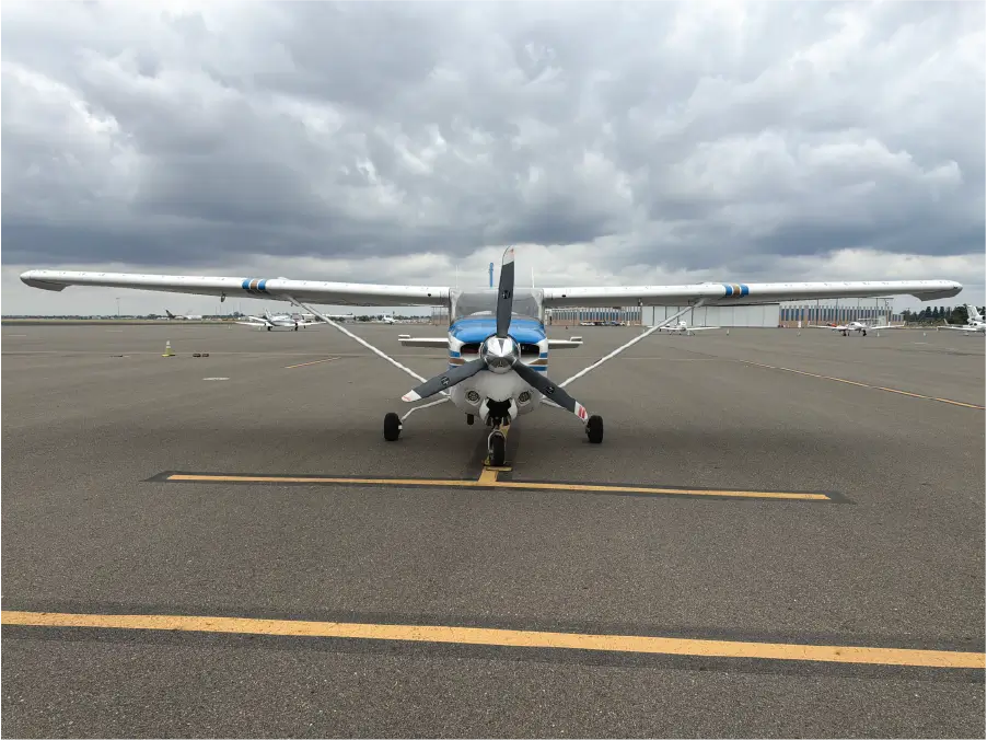 Cessna 172RG Front View