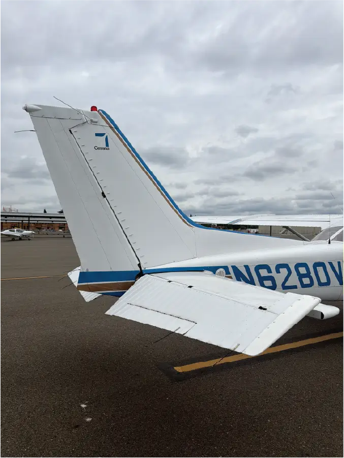 Cessna 172RG CoPilot Side Tail