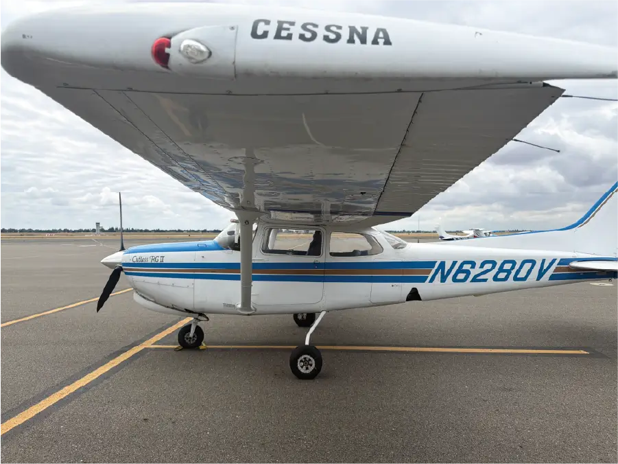 Cessna 172RG Pilot Side Underwing