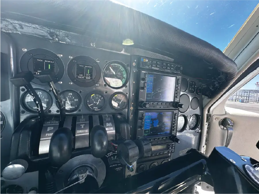 Beech Baron Copilot Side Panel