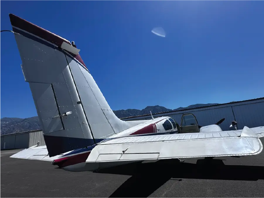 Beech Baron CoPilot Side Tail