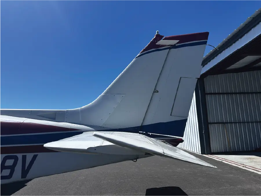 Beech Baron Pilot Side Tail