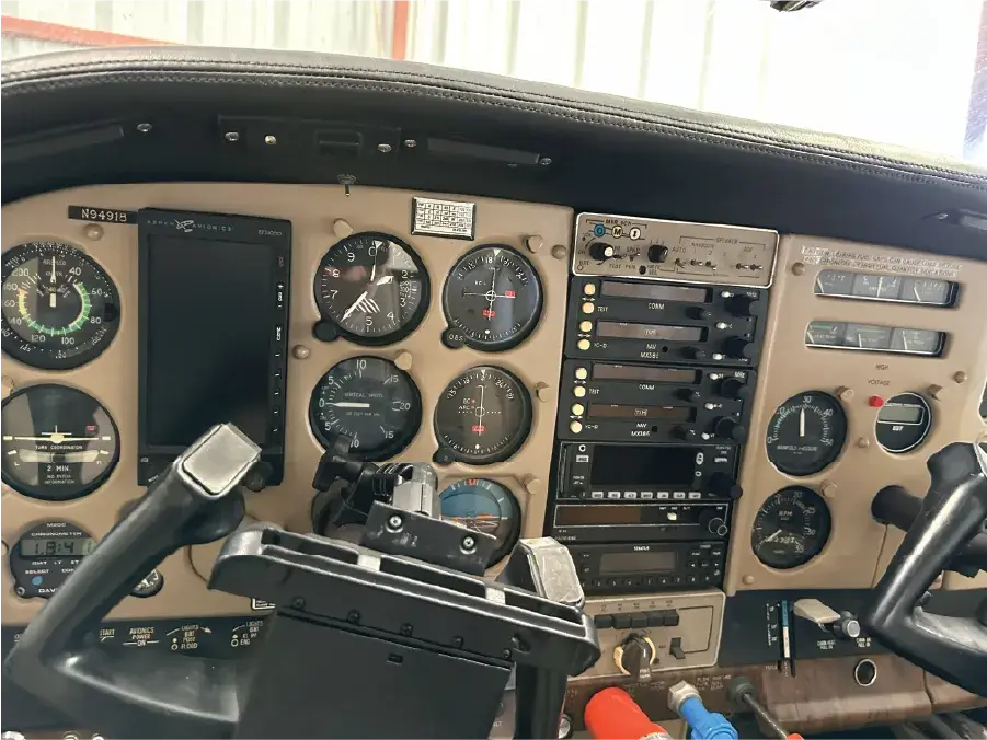 Cessna 182Q Avionics 1