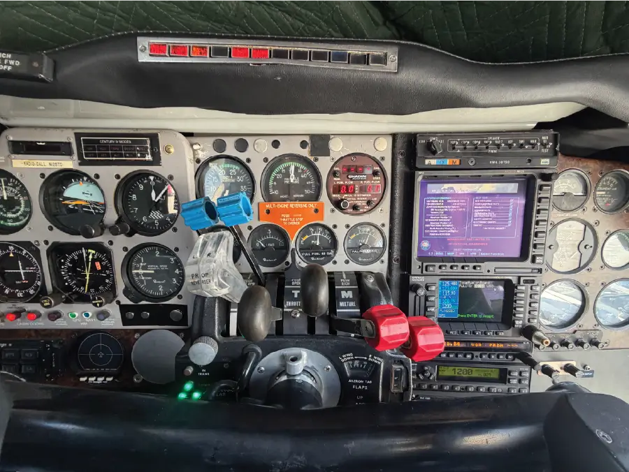 Beechcraft Baron - Center Panel