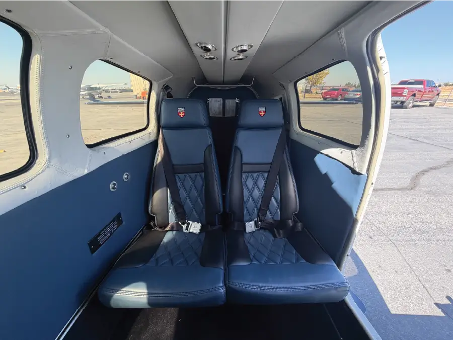 Beechcraft Baron - Club Seating Third Row
