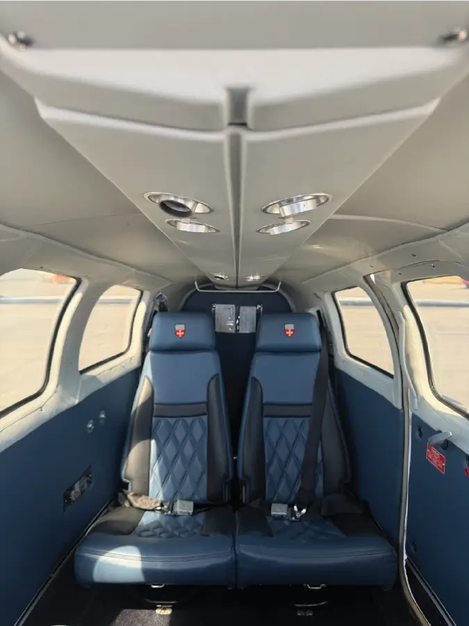 Beechcraft Baron - Club Seating Third Row