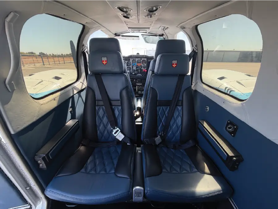 Beechcraft Baron - Club Seating Second Row