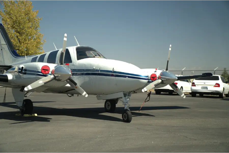 Beechcraft Baron - Pilot side front angle view