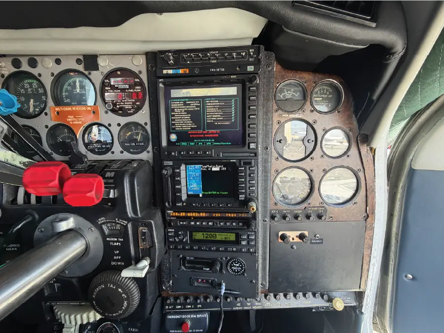 Beechcraft Baron - CoPilot Side Panel